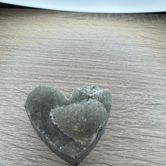 Heart-Shaped Raw Crystal - Picture 1 of 4
